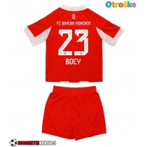 Otroške Nogometnih dresov Bayern Munich Sacha Boey #23 Domači 2025-26 Kratki rokavi (+ hlače)